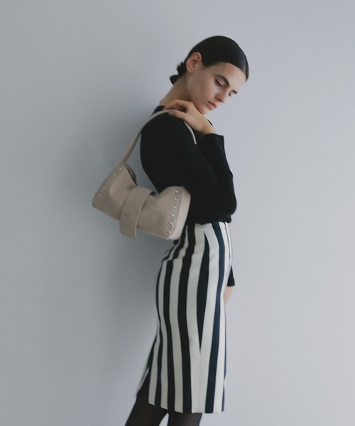EFOLE(エフォル)の「【ZOZO限定】Suede wide belted mini bag / スエードワイドベルトミニバッグ(ハンドバッグ・レディース・ブラウン/ベージュ・FREE)」の14枚目の写真