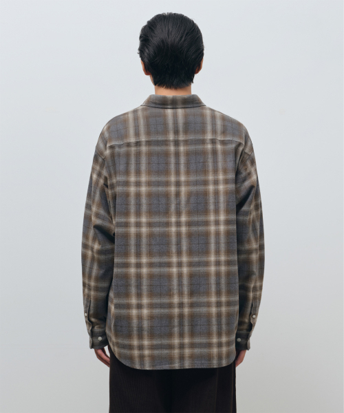 MUSINSA STANDARD（ムシンサスタンダード）の「リラックスドフランネルプレイドオンブレチェックシャツ[グレー/ブラウン]（シャツ/ブラウス・メンズ・その他・SMALL/MEDIUM/LARGE/X-LARGE/XX-LARGE）」の3枚目の写真