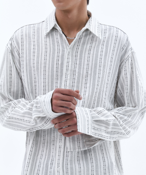 TRIP LE SENS(トリップ ル センス)の「アーティカルストライプシャツ_ネイビー(シャツ/ブラウス・レディース・その他・MEDIUM/LARGE)」の2枚目の写真
