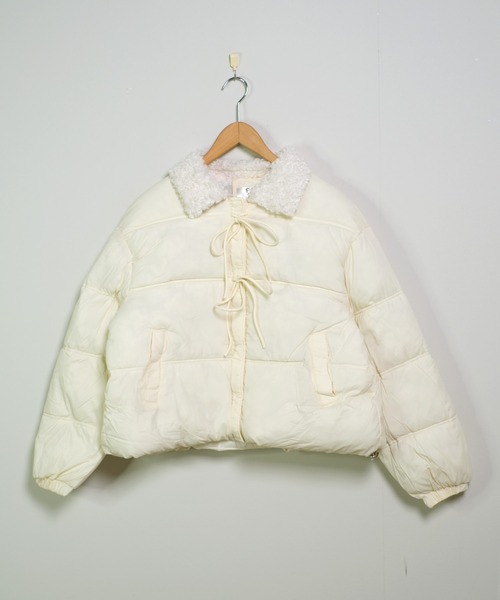 shopnikoniko(ショップニコニコ)の「中綿ブルゾン リボンデザイン ボアカラー ボリューム 中綿ジャケット(ダウンジャケット/コート・レディース・ブラック/ブルー/ホワイト・フリー)」の16枚目の写真