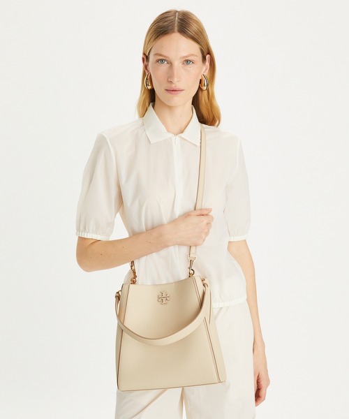 TORY BURCH(トリーバーチ)の「マックグロー バケットバッグ(ショルダーバッグ・レディース・アイボリー/ブラウン/グレイッシュベージュ・ONE SIZE)」の2枚目の写真