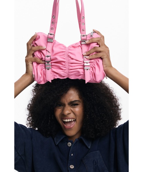 Desigual(デシグアル)の「ナイロンリボンディテール ショルダーバッグ ガーリーピンク(ハンドバッグ・レディース・レッド・FREE)」の3枚目の写真