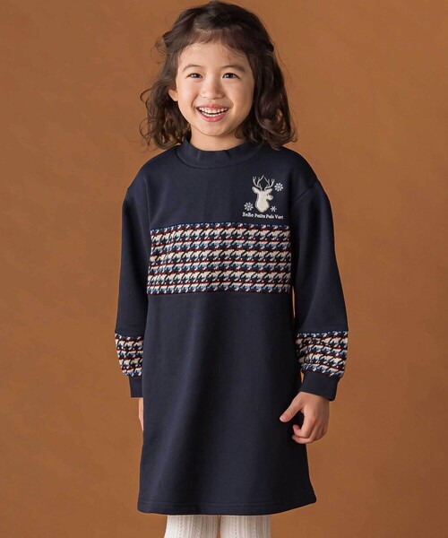 BeBe Petits Pois Vert(ベベプチポワヴェール)の「【店舗限定】【お揃い】裏毛×ノルディック切り替えワンピース(ワンピース・キッズ・ブルー系その他2/ベージュ系その他・120cm/110cm/140cm/150cm/130cm/100cm)」の2枚目の写真