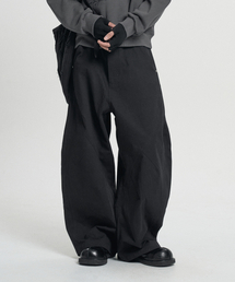 MOO（エムオーオー）の「カーブラインダートバルーンコットンパンツ - ブラック（その他パンツ）」