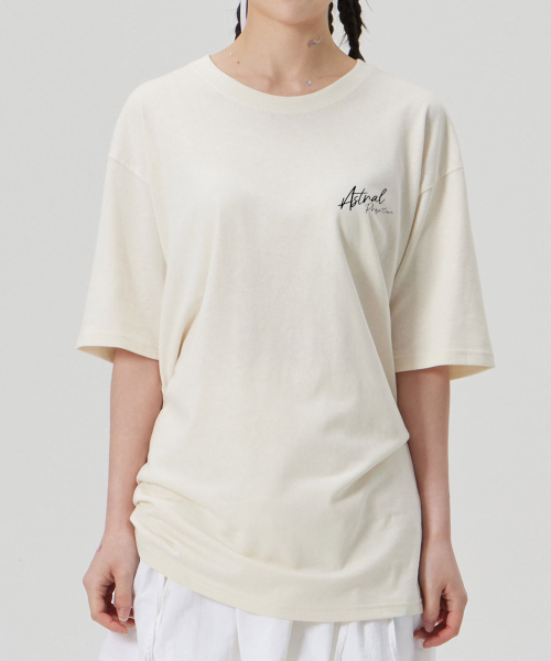 ASTRAL PROJECTION（アストラルプロジェクション）の「[ラズベリージャム]コットンルーズフィット半袖Tシャツ_バターミルク（Tシャツ/カットソー・メンズ・その他・MEDIUM/LARGE/X-LARGE/XX-LARGE）」の3枚目の写真