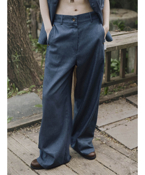 FROMWHERE（フロムウェア）の「POINT LINE COTTON DENIM PANTS D/BLUE（デニムパンツ・レディース・その他・MEDIUM/SMALL）」の2枚目の写真