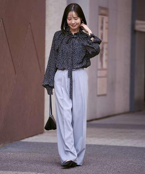 Noble（ノーブル）の「《追加・セットアップ対応》フローツイルスラックスパンツ（スラックス・レディース・モカ/ブルー/チャコールグレー・38/36/34/40）」の8枚目の写真