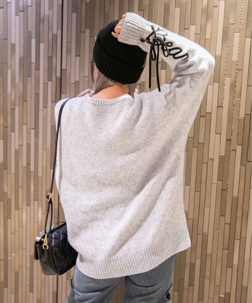 GORGE（ゴージ）の「《I?Bear×袖ロゴ》ふわもちニットトップス 冬◎（ニット/セーター・レディース・ピンク/グレー/アイボリー・F）」の8枚目の写真