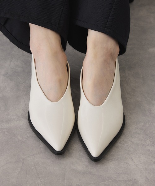 ADAM ET ROPE'（アダムエロペ）の「ポインテッドトゥパンプス（パンプス・レディース・オフホワイト/ブラック・23/23.5/24/24.5）」の19枚目の写真