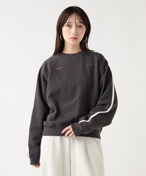 BEAMS HEART(ビームスハート)の「サイドライン ロゴ スウェット(Tシャツ/カットソー・レディース・チャコールグレー/ホワイト系その他5/ライトグレー・FREE)」の3枚目の写真
