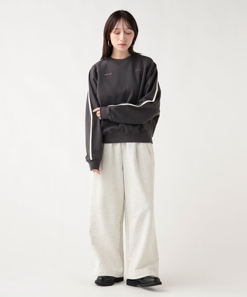 BEAMS HEART(ビームスハート)の「サイドライン ロゴ スウェット(Tシャツ/カットソー・レディース・チャコールグレー/ホワイト系その他5/ライトグレー・FREE)」の9枚目の写真