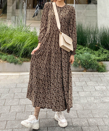 HERRINGBONE（ヘリンボーン）の「Long-sleeved antique retro flower oversized long one-piece dress / HD025W（ワンピース）」