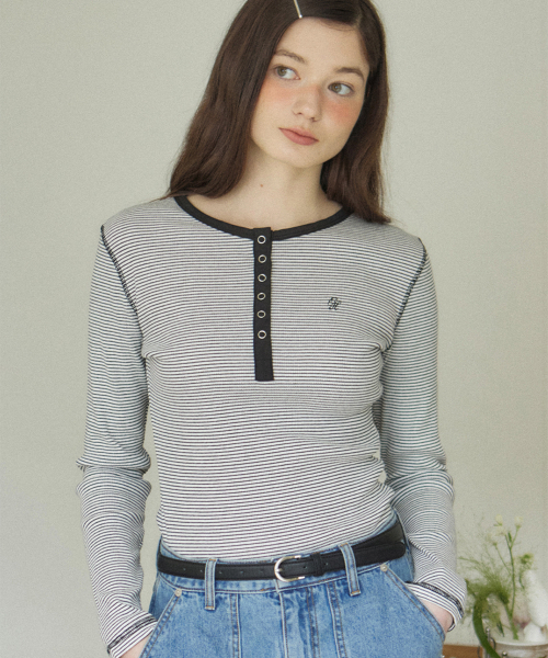 OURHOPE(アワーホープ)の「ロゴヘンリーネックスリムストライプスリーブTシャツ - アイボリー(Tシャツ/カットソー・レディース・アイボリー・FREE)」の1枚目の写真