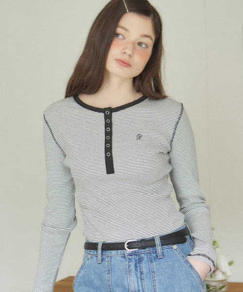 OURHOPE(アワーホープ)の「ロゴヘンリーネックスリムストライプスリーブTシャツ - アイボリー(Tシャツ/カットソー・レディース・アイボリー・FREE)」の2枚目の写真