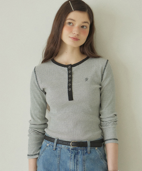 OURHOPE(アワーホープ)の「ロゴヘンリーネックスリムストライプスリーブTシャツ - アイボリー(Tシャツ/カットソー・レディース・アイボリー・FREE)」の3枚目の写真