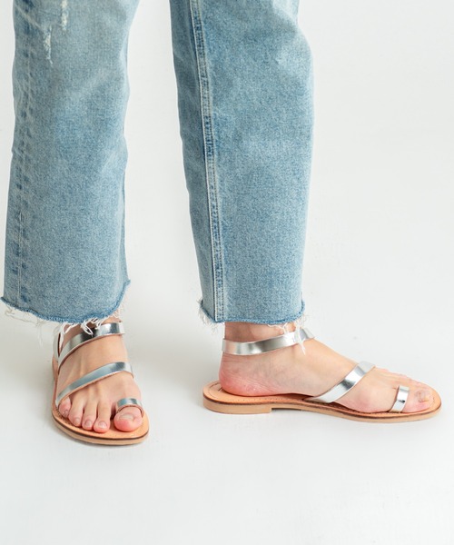 Rivel(リヴェル)の「【L’ ANGOLO DEL CUOIO/ランゴロデルクオイオ】トングサンダル レザーサンダル フラットサンダル(サンダル・レディース・ブラック/シルバー/ホワイト・39/37/36/38)」の3枚目の写真