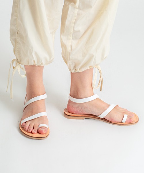Rivel(リヴェル)の「【L’ ANGOLO DEL CUOIO/ランゴロデルクオイオ】トングサンダル レザーサンダル フラットサンダル(サンダル・レディース・ブラック/シルバー/ホワイト・39/37/36/38)」の20枚目の写真