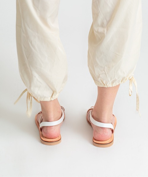 Rivel(リヴェル)の「【L’ ANGOLO DEL CUOIO/ランゴロデルクオイオ】トングサンダル レザーサンダル フラットサンダル(サンダル・レディース・ブラック/シルバー/ホワイト・39/37/36/38)」の18枚目の写真