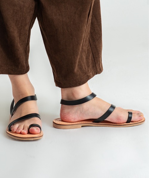 Rivel(リヴェル)の「【L’ ANGOLO DEL CUOIO/ランゴロデルクオイオ】トングサンダル レザーサンダル フラットサンダル(サンダル・レディース・ブラック/シルバー/ホワイト・39/37/36/38)」の15枚目の写真