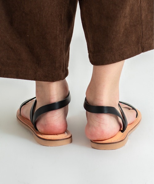 Rivel(リヴェル)の「【L’ ANGOLO DEL CUOIO/ランゴロデルクオイオ】トングサンダル レザーサンダル フラットサンダル(サンダル・レディース・ブラック/シルバー/ホワイト・39/37/36/38)」の13枚目の写真