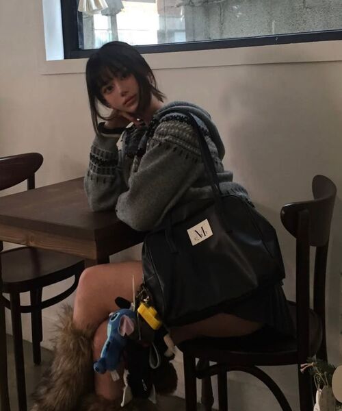 MUCENT(ムセント)の「ティーブレザーショルダーバッグ 男女共用 (2カラー)(ショルダーバッグ・レディース・ブラック/ダークブラウン・FREE)」の11枚目の写真