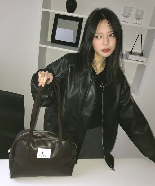 MUCENT(ムセント)の「ティーブレザーショルダーバッグ 男女共用 (2カラー)(ショルダーバッグ・レディース・ブラック/ダークブラウン・FREE)」の6枚目の写真