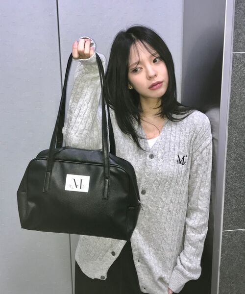 MUCENT(ムセント)の「ティーブレザーショルダーバッグ 男女共用 (2カラー)(ショルダーバッグ・レディース・ブラック/ダークブラウン・FREE)」の3枚目の写真