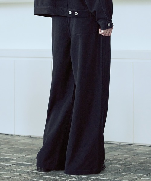 ASTRONOMY（アストロノミー）の「【セットアップ対応】【ネバーリジット】ワイド2タックTRデニムスラックス（デニムパンツ・メンズ・ブラック/ブルー・S/M/L/XL）」の5枚目の写真