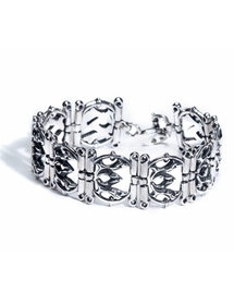 MEZMIC（マズミク）の「M Logo Bracelet（ブレスレット）」