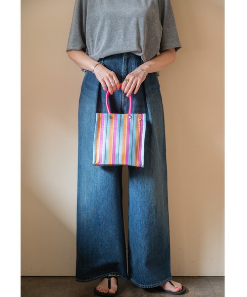 LILA&FLEUR(リラアンドフルール)の「Small Box Tote Bag(トートバッグ・レディース・グリーン×オレンジ/ブルー系/マルチ/イエロー系/ホワイト×グリーン/ホワイト×ネイビー・SMALL)」の7枚目の写真