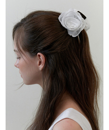 KINDABABY（カインダベイビー）の「cooing rose claw - white（ヘアピン）」