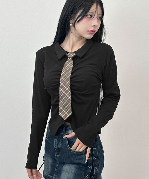 FOLLOWIN(フォロウィン)の「Y2Kチェックネクタイ付き シャーリングトップス(Tシャツ/カットソー・レディース・ブラック/ホワイト/グレー・FREE)」の22枚目の写真