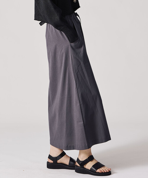 Gramicci(グラミチ)の「Gramicci | 〈別注〉 ドットエアー シエラスカート WOMEN(スカート・レディース・グレー/オリーブ/ブラック・M)」の2枚目の写真