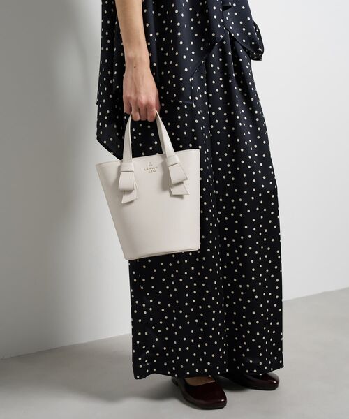 LANVIN en Bleu(ランバンオンブルー)の「アンス バケツトート(トートバッグ・レディース・シルバー/オフホワイト/ブラック・FREE)」の11枚目の写真