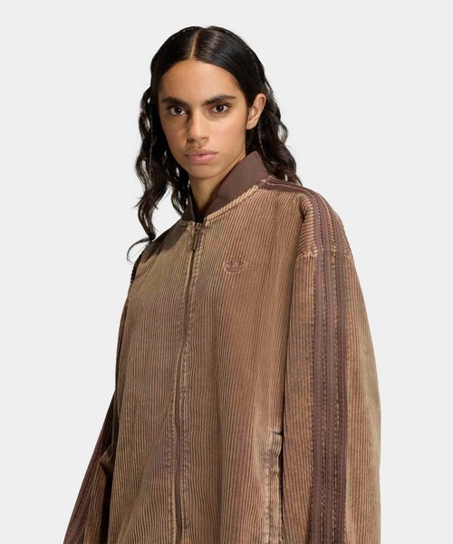 adidas（アディダス）の「コーデュロイ SST ジャケット / アディダスオリジナルス adidas Originals（ブルゾン・レディース・ブラック/ブラウン・SMALL/X-SMALL/LARGE/MEDIUM/XX-LARGE/X-LARGE）」の6枚目の写真