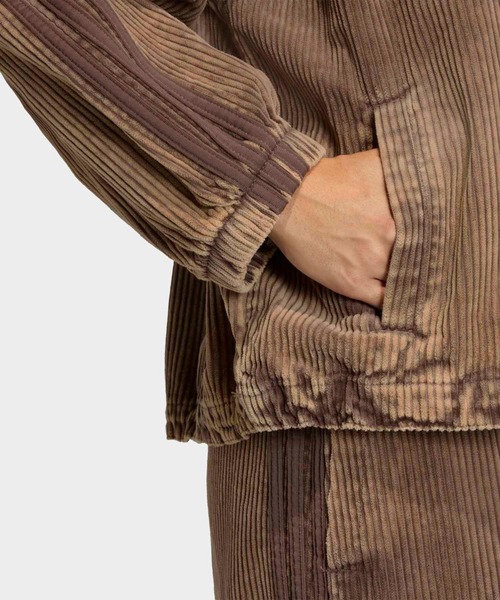 adidas（アディダス）の「コーデュロイ SST ジャケット / アディダスオリジナルス adidas Originals（ブルゾン・レディース・ブラック/ブラウン・SMALL/X-SMALL/LARGE/MEDIUM/XX-LARGE/X-LARGE）」の7枚目の写真