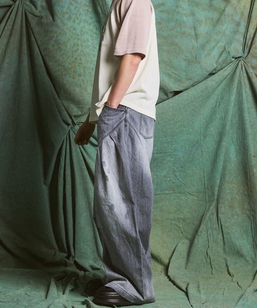 MAISON SPECIAL(メゾンスペシャル)の「《UNISEX》3D Cut Prime-Wide Gathered Denim Pants/3Dカットプライムワイドギャザーデニムパンツ【MAISON SPECIAL/メゾンスペシャル】(デニムパンツ・メンズ・グレー/ブラック・0/1/2)」の22枚目の写真