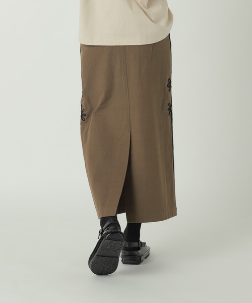 ZUCCa(ズッカ)の「CORD EMBROIDERY BOTTOM / S(スカート・レディース・ブラック/ブラウン/ホワイト・M size)」の5枚目の写真