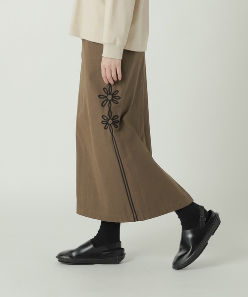 ZUCCa(ズッカ)の「CORD EMBROIDERY BOTTOM / S(スカート・レディース・ブラック/ブラウン/ホワイト・M size)」の4枚目の写真