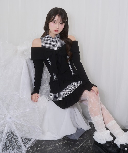 Honey Cinnamon(ハニーシナモン)の「オフショルリボンドッキングワンピース(ワンピース・レディース・グレー/ブラック・FREE)」の6枚目の写真