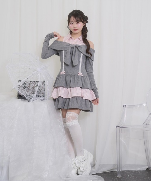 Honey Cinnamon(ハニーシナモン)の「オフショルリボンドッキングワンピース(ワンピース・レディース・グレー/ブラック・FREE)」の19枚目の写真