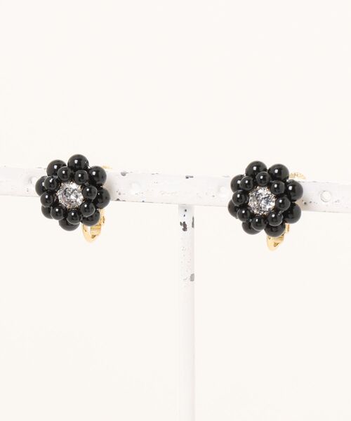 tone（トーン）の「【kiki&yuyu】シンプルダブルフラワーのイヤリング(MA)（イヤリング・レディース・ブラック/ブルー/ホワイト・FREE）」の2枚目の写真