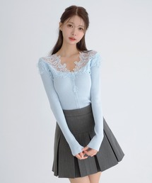 by muni:r（バイ ムニール）の「【着用動画あり・選べる5色】フローラルレース Vネックリブニット 2026 SS COLLECTION（Tシャツ/カットソー）」