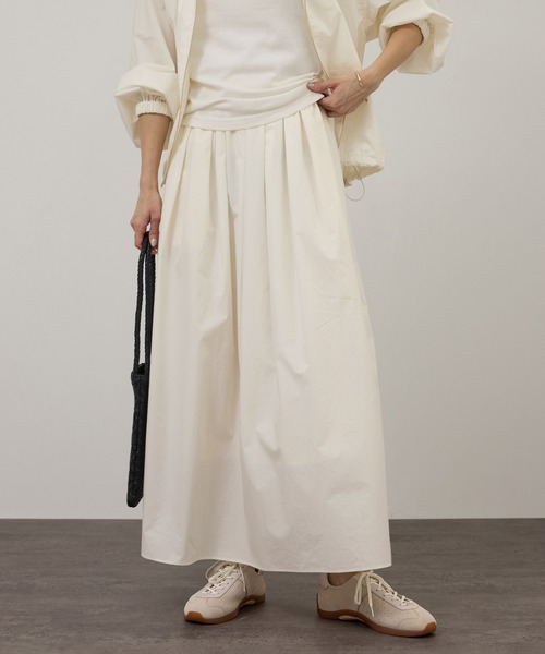 SALON adam et rope'(サロン アダム エ ロペ)の「コーティングギャザータックスカート / セットアップ対応(スカート・レディース・ホワイト/ブルー系その他2・FREE)」の4枚目の写真