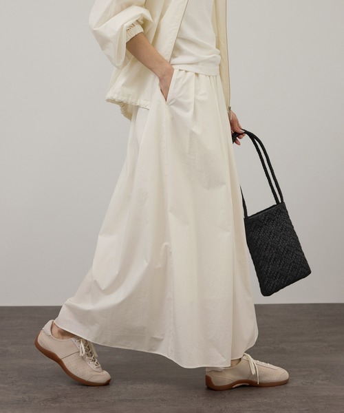 SALON adam et rope'(サロン アダム エ ロペ)の「コーティングギャザータックスカート / セットアップ対応(スカート・レディース・ホワイト/ブルー系その他2・FREE)」の18枚目の写真