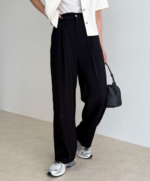 fredy emue（フレディエミュ）の「接触冷感イージースラックス（スラックス・レディース・ベージュ/チャコールグレー/ブラック・38/36）」の21枚目の写真