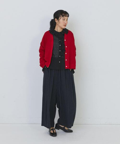 conges payes ADIEU TRISTESSE(コンジェ ペイエ アデュートリステス)の「14G麻綿ワッフル編みVネックカーディガン(カーディガン/ボレロ・レディース・ブラック/ブルー/レッド・FREE)」の4枚目の写真