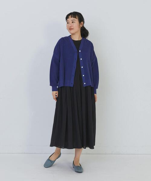 conges payes ADIEU TRISTESSE(コンジェ ペイエ アデュートリステス)の「14G麻綿ワッフル編みVネックカーディガン(カーディガン/ボレロ・レディース・ブラック/ブルー/レッド・FREE)」の19枚目の写真