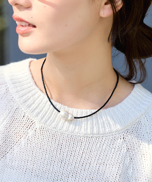 FRAMeWORK（フレームワーク）の「PREEK/プリーク Baroque pearl stone line choker ネックレス（ネックレス・レディース・ブラック/バーガンディー/レッド系その他/ブラウン・FREE）」の2枚目の写真