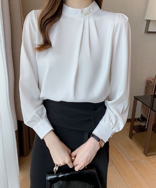Beststore(ベストストア)の「パール付きキーネック トップス シャツブラウス(シャツ/ブラウス・レディース・ブラック/ブルー/ホワイト・M/L)」の3枚目の写真
